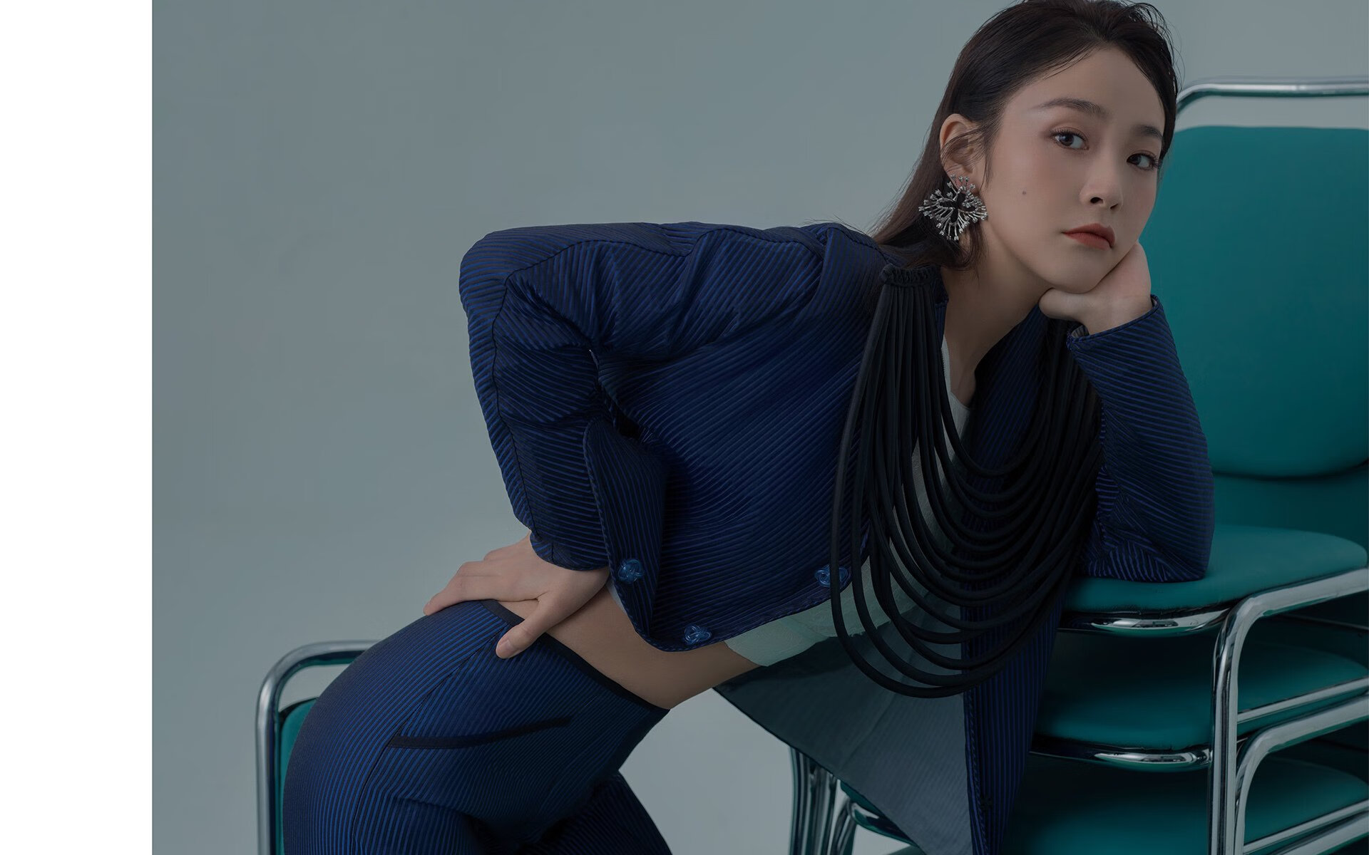 爱游戏app下载-马赛边后卫插上助攻撕裂边路防守，马赛前锋